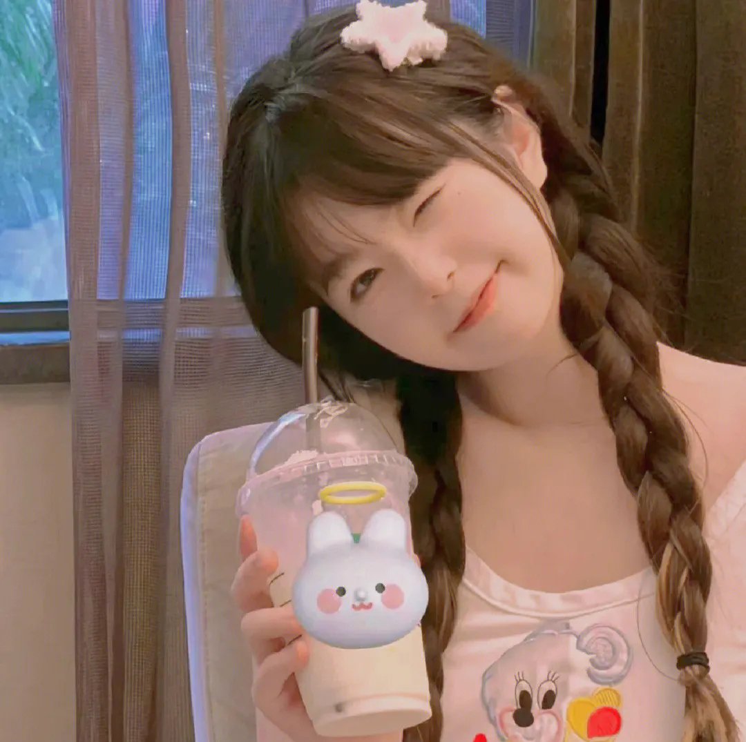 镜花不比人间月